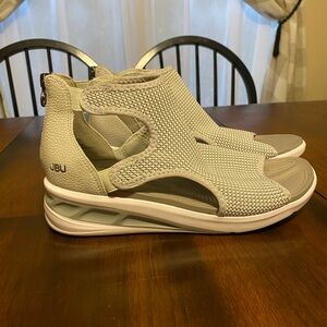 JBU Women's Gray Sandals